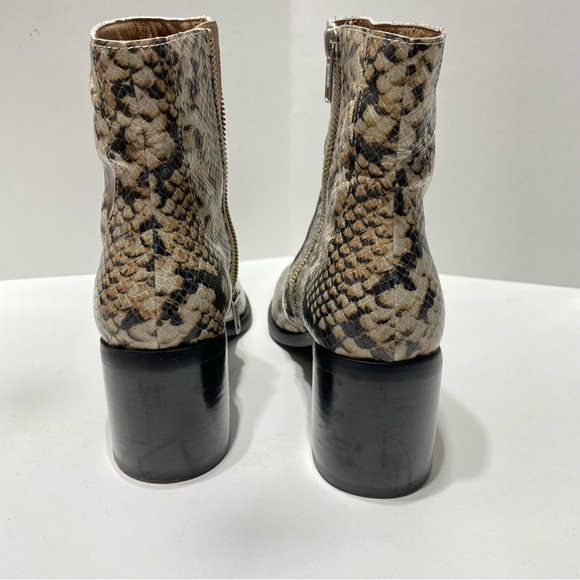 Treasure and Bond Women’s Snake skin booties Size 7.5 - Picture 4 of 6